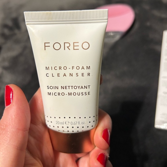 SKIN CARE | Foreo Skin care bundle including the Luna Mini 2 and UFO - Picture 9 of 10